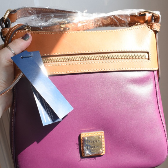 NWT Dooney & Bourke Purple and Tan Wexford leather Crossbody Bag and dust pouch - Picture 10 of 11